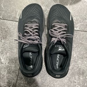 Women’s Altra FWD Experience size 10